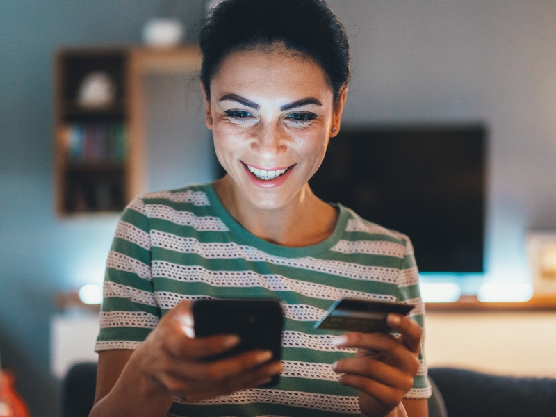 Women making online payment
